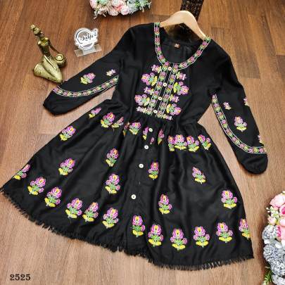 CUTE EMBROIDERED DRESS